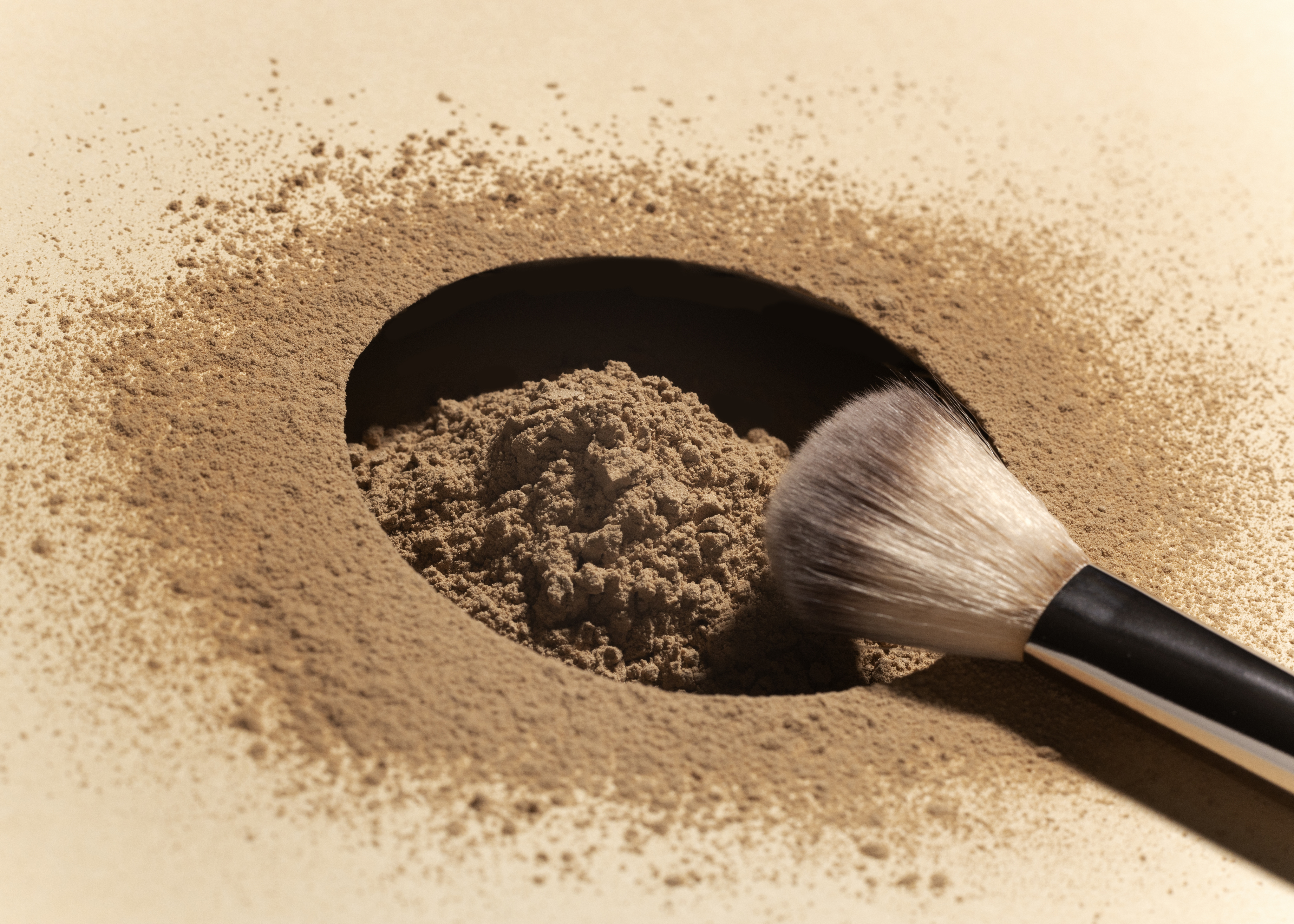 Puder mineralny w mojej kosmetyczce: dlaczego przesiadłam się na sypką wersję